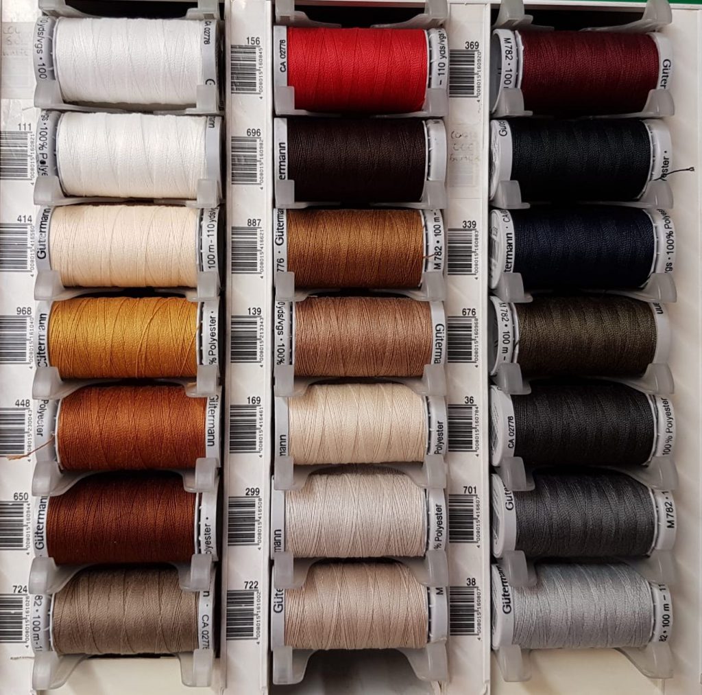 Gutermann Extra Strong Upholstery Thread 100m Duttons for Buttons