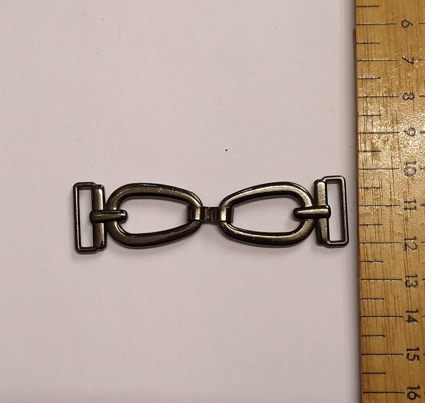 Buckle fastener store