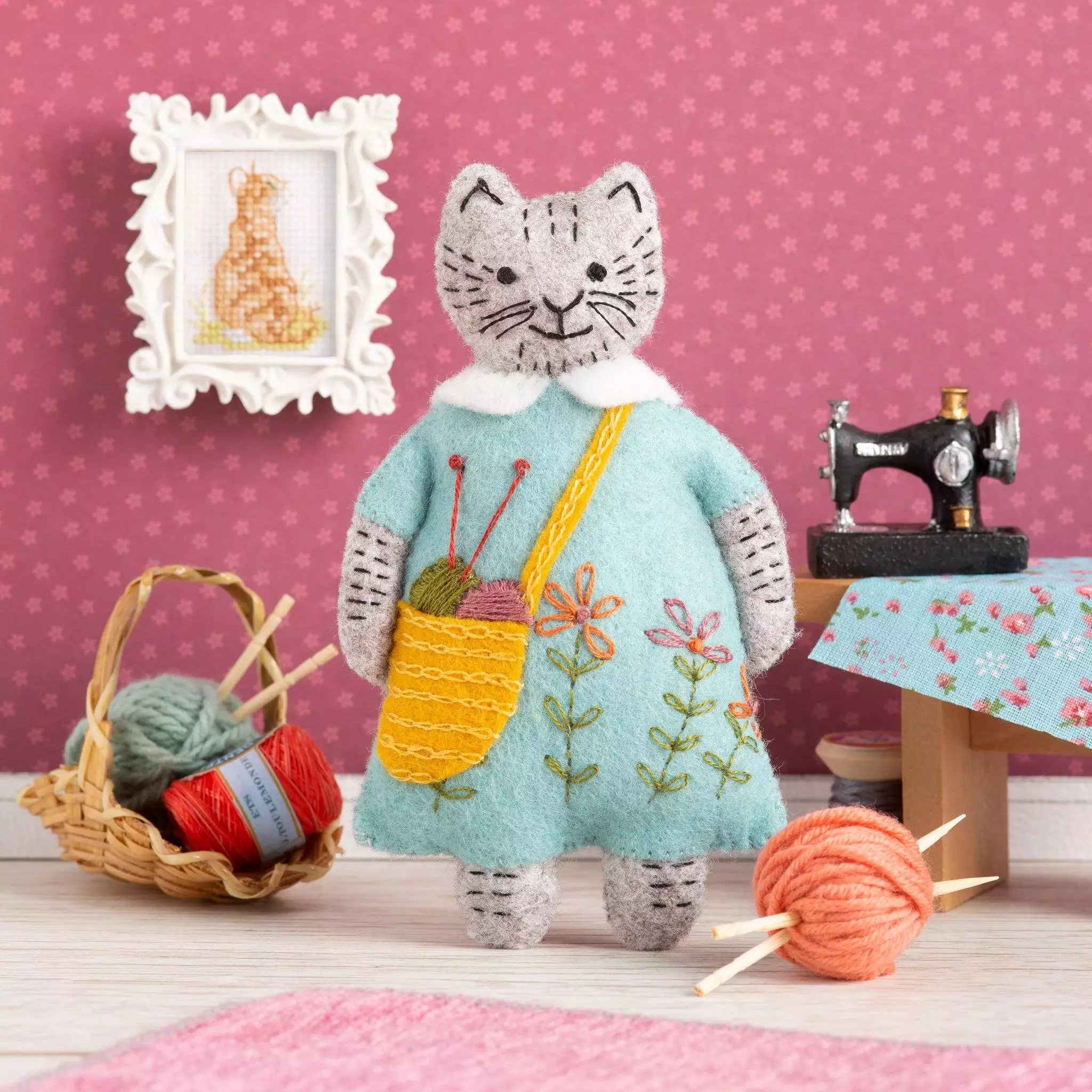Mini Kit - Mrs Cat Knitting - Corinne Lapierre
