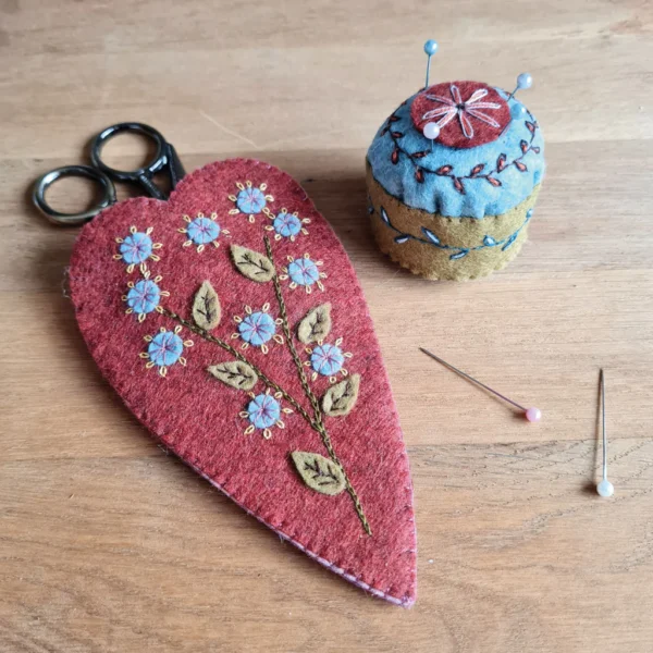 Mini Kit - Scissor Pouch & Mini Pincushion - Corinne Lapierre