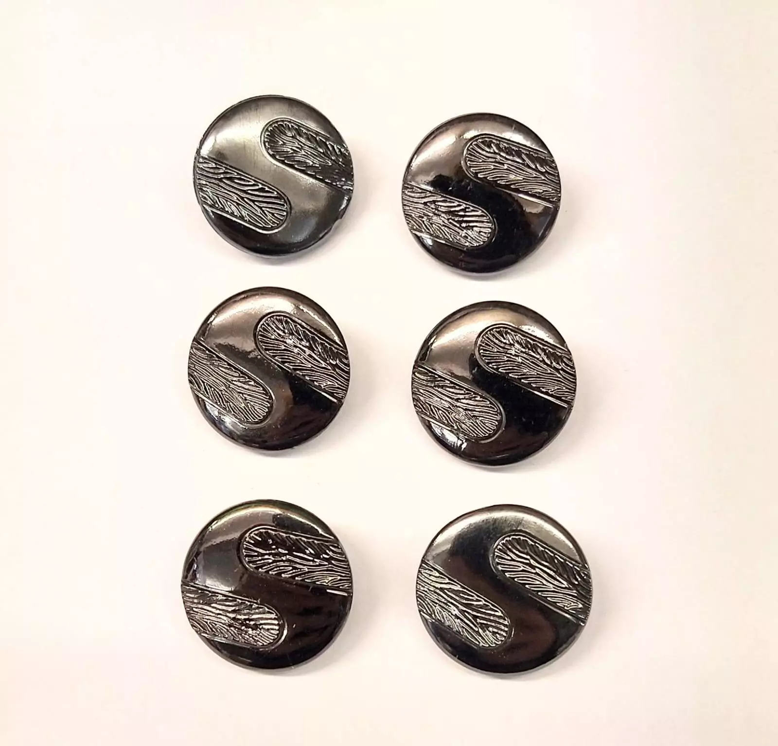 Vintage Glass Buttons - Dovetail - metallic - 18mm & 23mm