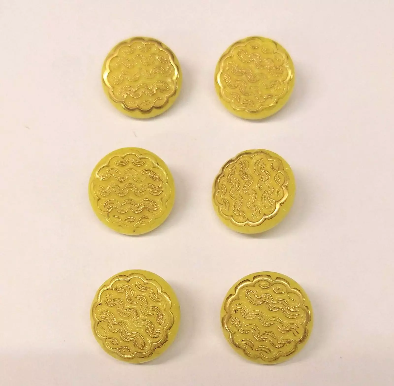 Vintage Glass Buttons - Wave - Various Colours with Gold Detail - 18mm - Set of Six - Image 3
