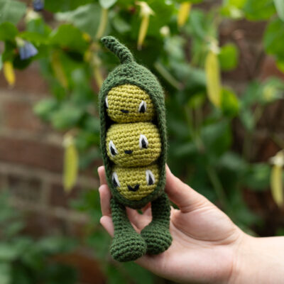 Peas in a Pod (Beginner/Intermediate) - Large Crochet Kit - Toft