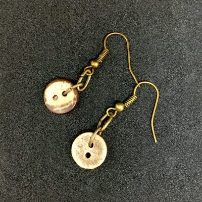 Coconut Button Earrings_©DuttonsforButtons